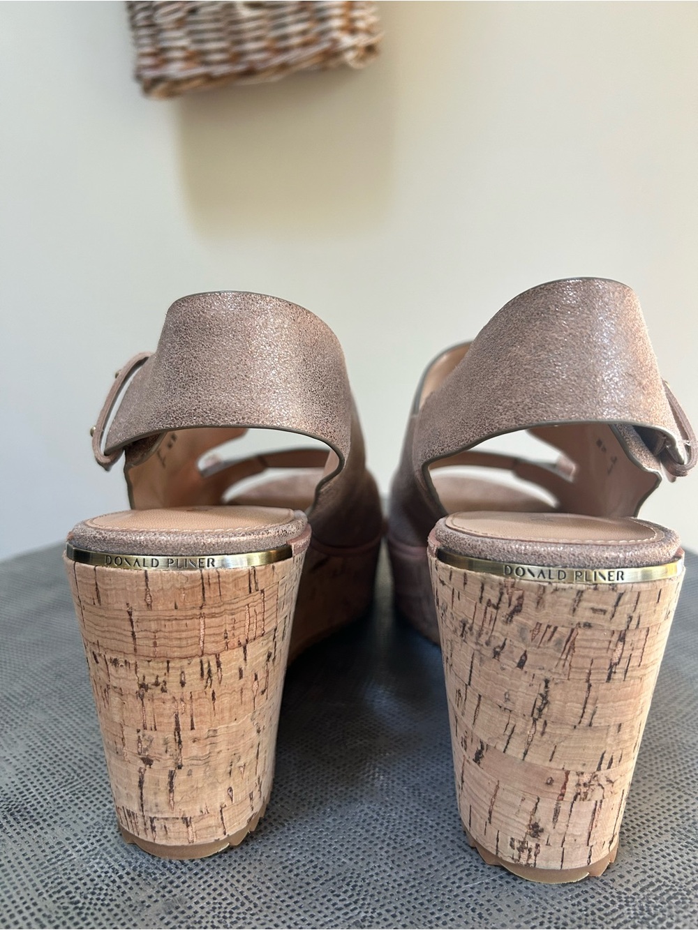 Donald Pliner ~ Metallic Leather Irine Cork Wedge Platform Sandal size 7.5 - Picture 6 of 15